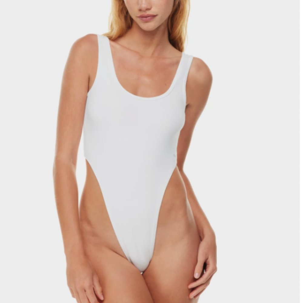 Aritzia Hold-It™ Lynx Scoop Neck Bodysuit M white